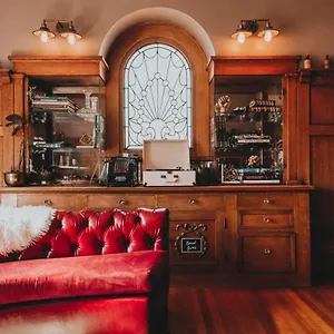  Hostel Ember